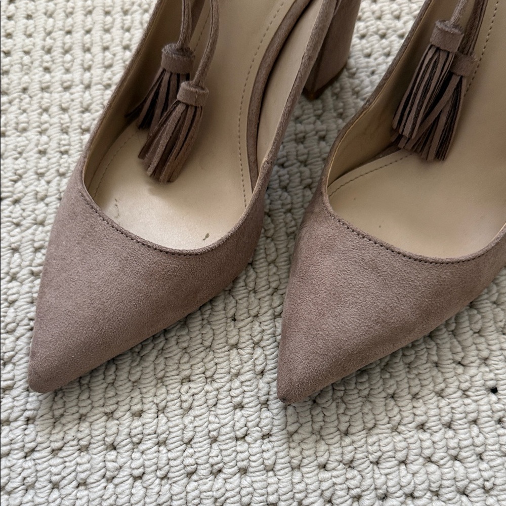 Guess Women's Block Heel Taupe Suede Lace Up Heels sz 8 - Picture 3 of 7